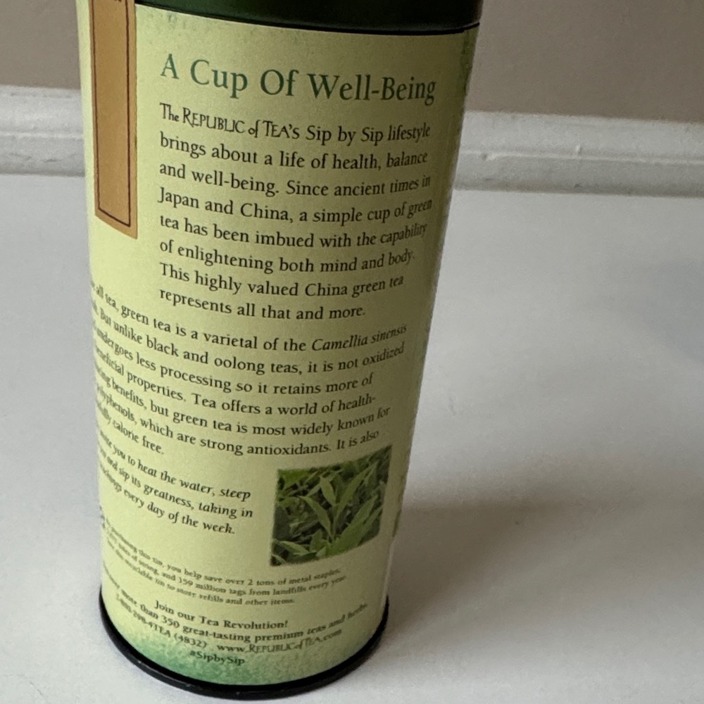 Ceramic Teapot with Frog and Leaf Design & 2 cans of The Republic of Tea - Picture 11 of 16